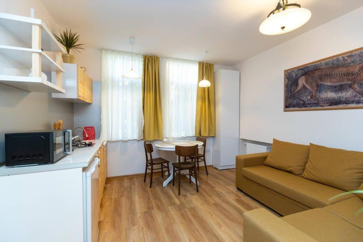 Wehost Liberty Square Apartments Tbilisi Esterno foto