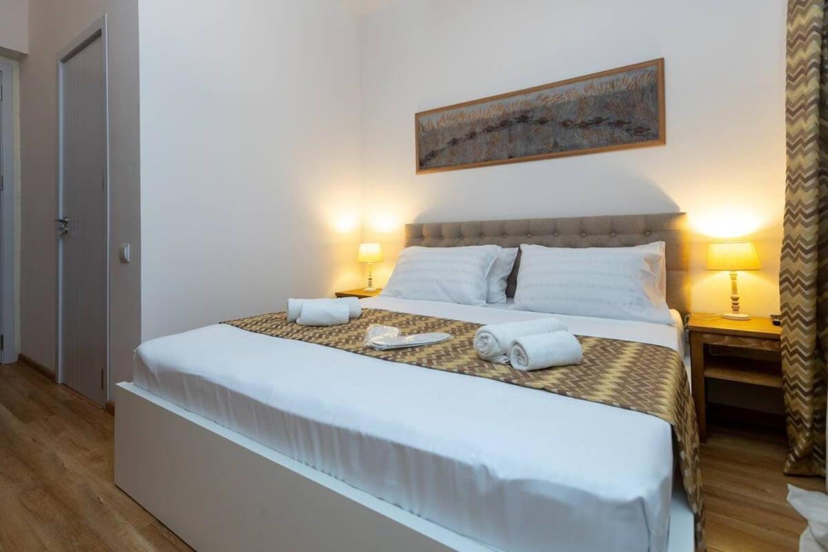 Wehost Liberty Square Apartments Tbilisi Esterno foto