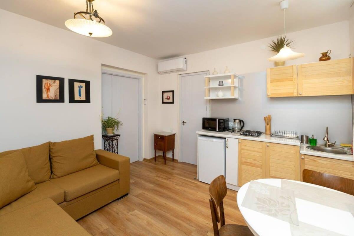 Wehost Liberty Square Apartments Tbilisi Esterno foto